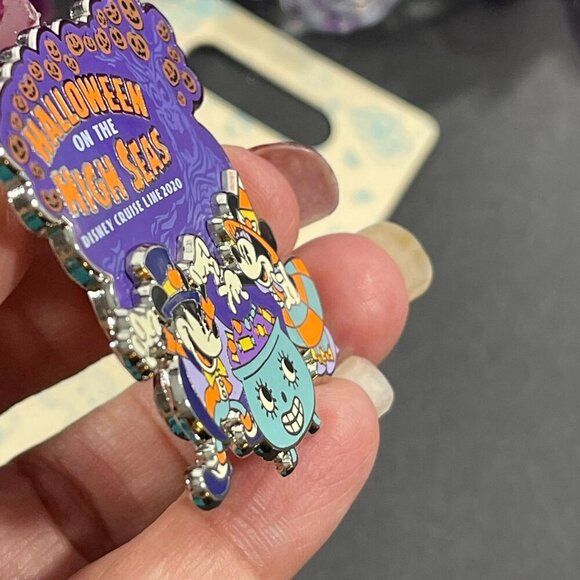 Disney Mickey Minnie Trading Pin Cruise Line Halloween High Sea Lapel Pin Brooch - Picture 4 of 7